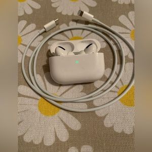 AirPod Pro with MagSafe Charging Case